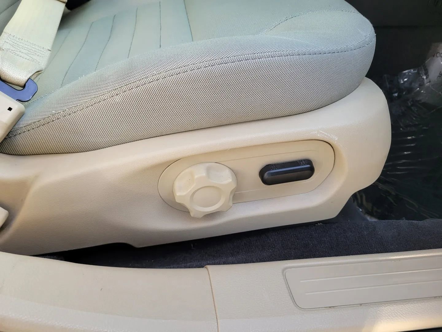 Used 2017 Ford Taurus SE image 22