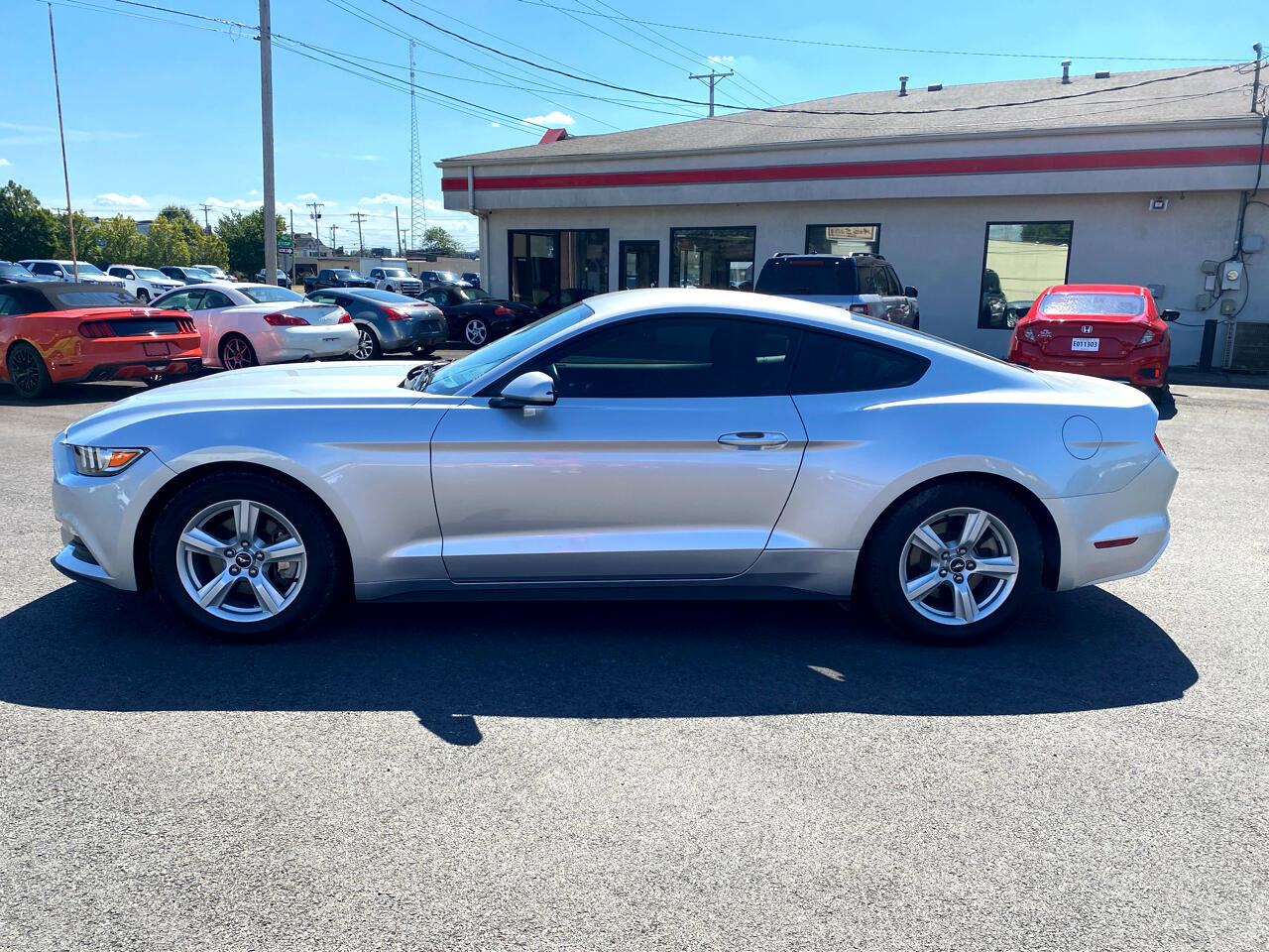 Used 2017 Ford Mustang Coupe image 8
