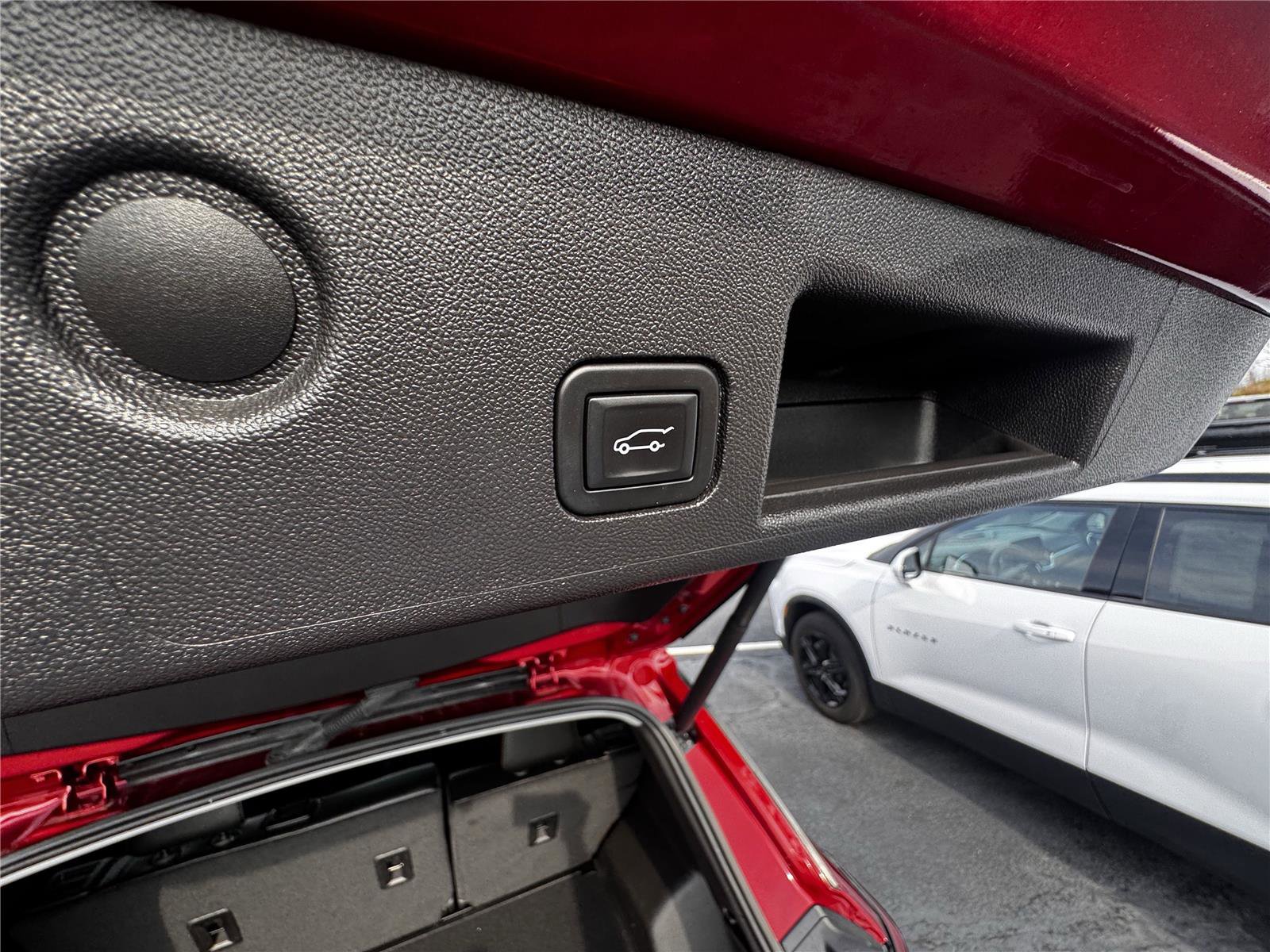 Used 2024 Chevrolet Equinox Premier w/ LPO, Floor Liner Package image 9