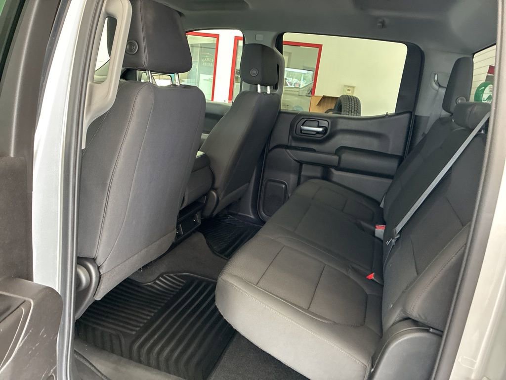 Used 2020 Chevrolet Silverado 1500 Custom w/ Custom Value Package AWD/4WD image 8