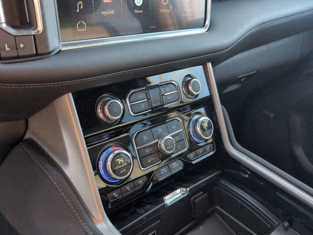 Used 2023 GMC Yukon XL Denali w/ Denali Reserve Package image 22