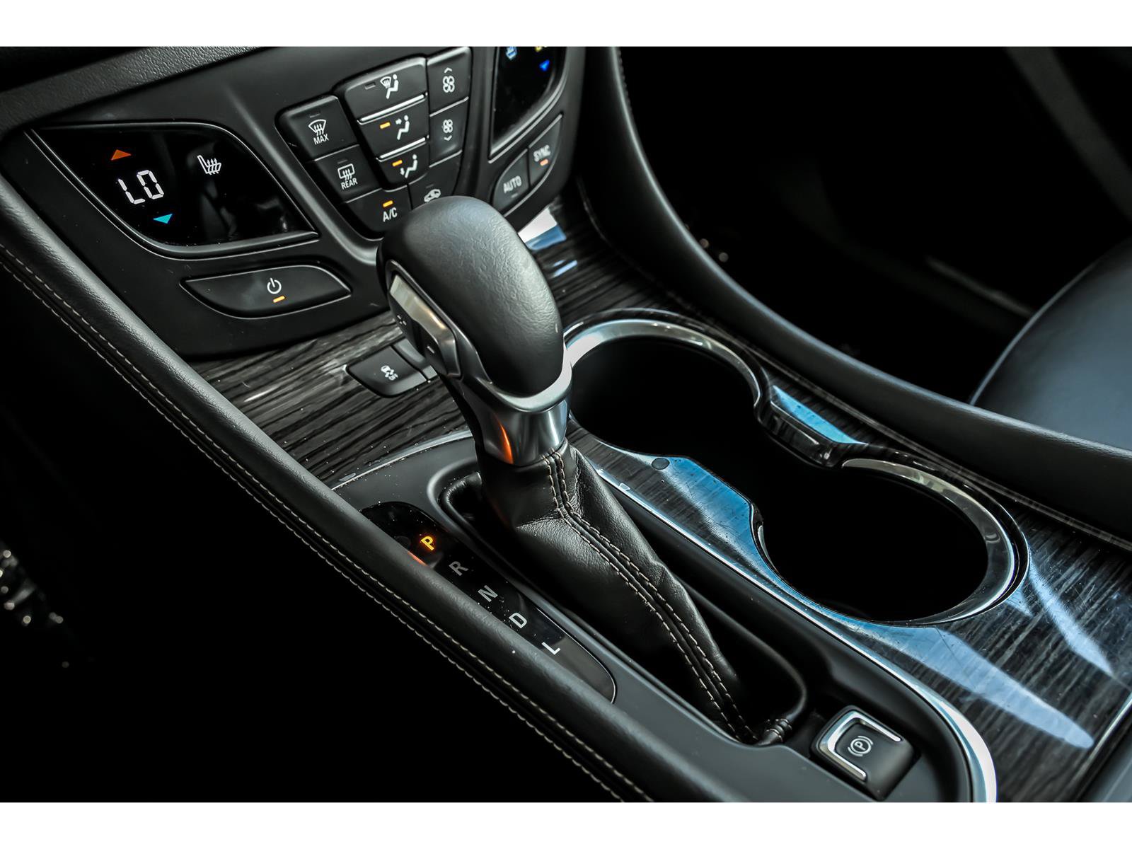 Used 2017 Buick Envision Essence FWD image 22