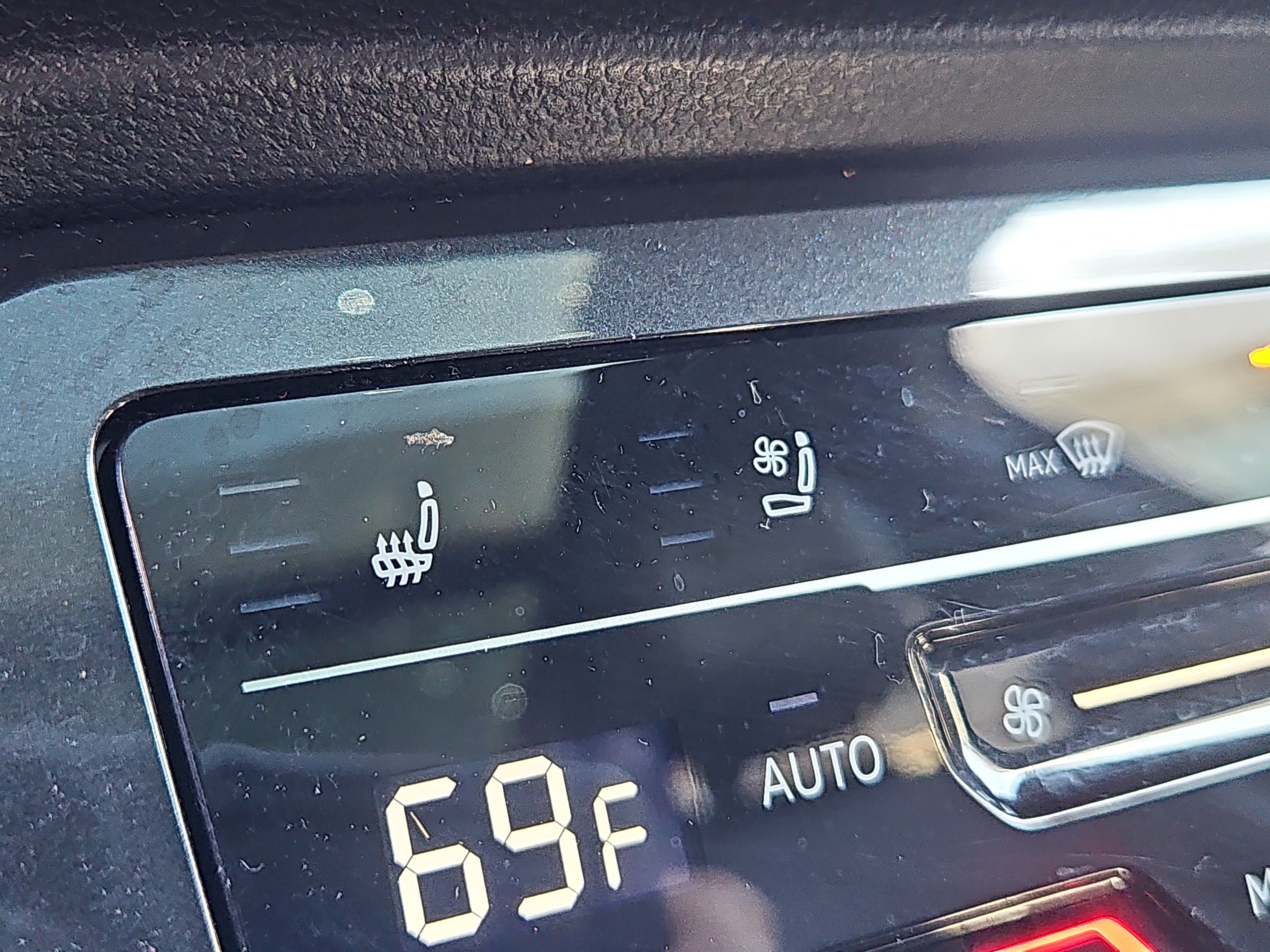 Used 2022 Volkswagen Tiguan SEL R-Line image 16