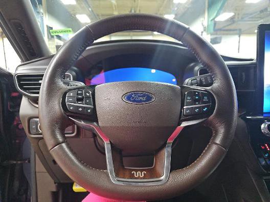 Used 2021 Ford Explorer King Ranch w/ Premium Technology Package image 10