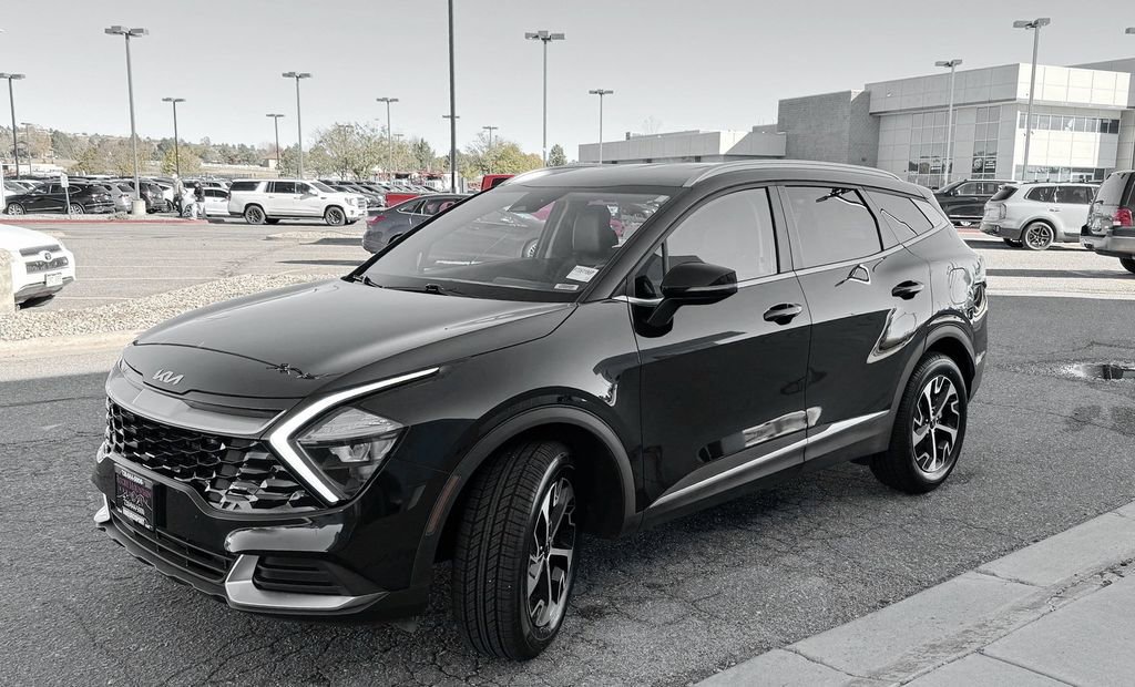 Used 2023 Kia Sportage EX image 4