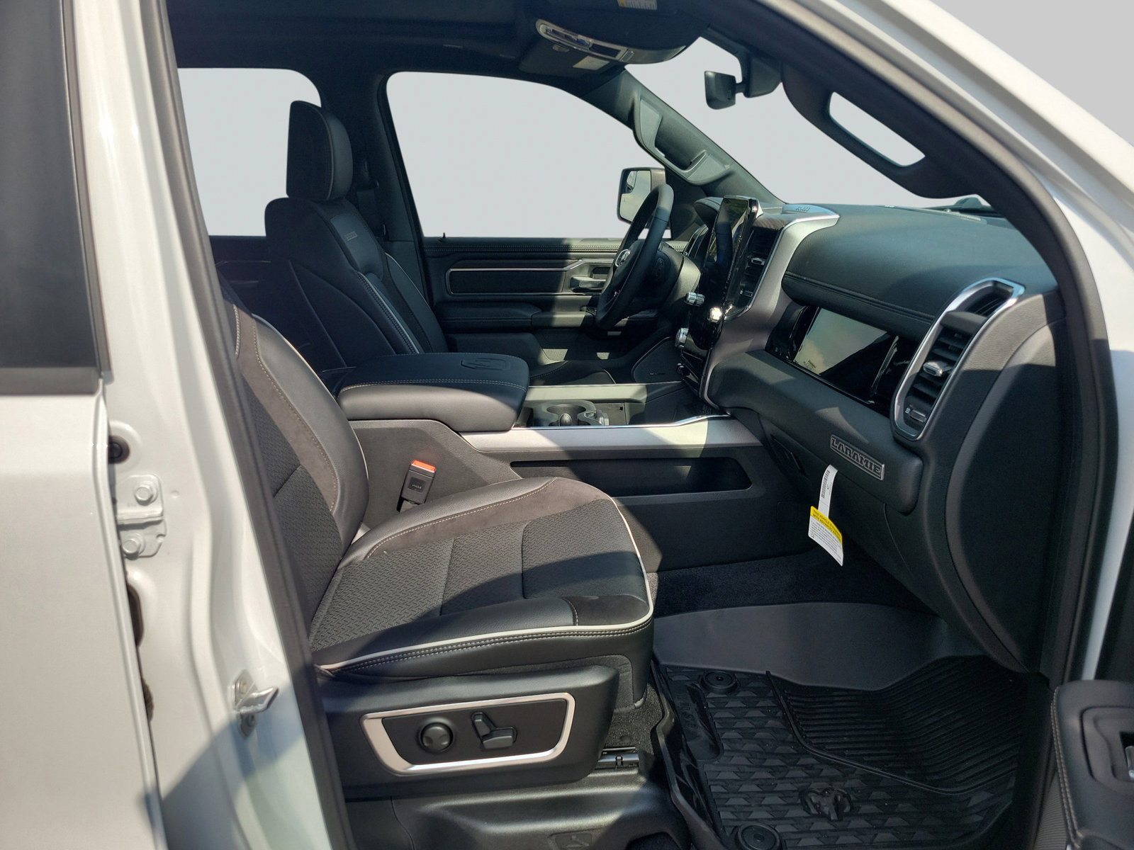 New 2026 RAM 1500 Laramie w/ Night Edition AWD/4WD image 36