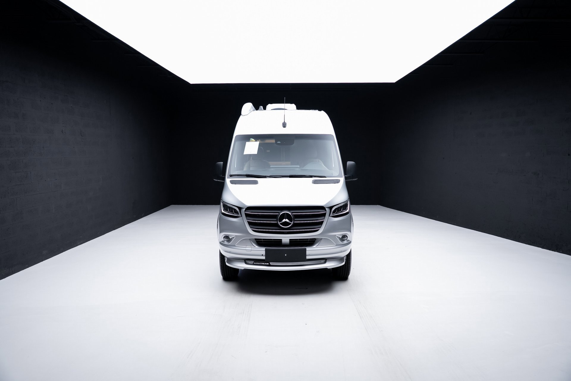 Used 2022 Mercedes-Benz Sprinter 144 Cargo image 93