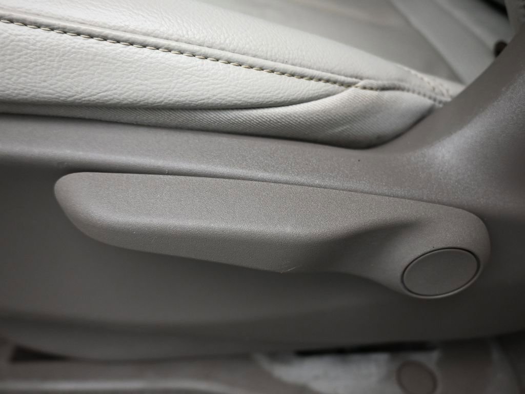 Used 2021 Chrysler Pacifica Touring-L image 41