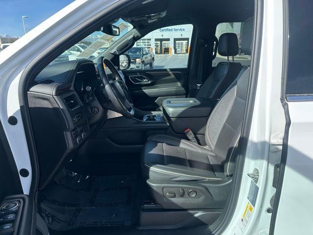 Used 2023 Chevrolet Suburban Premier image 2