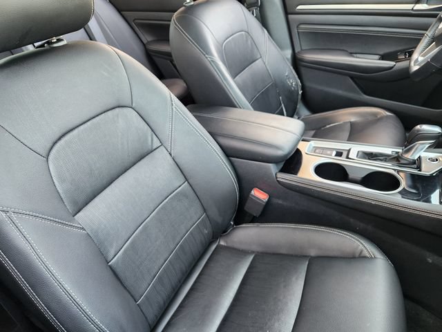 Used 2020 Nissan Altima 2.0 Platinum FWD image 16
