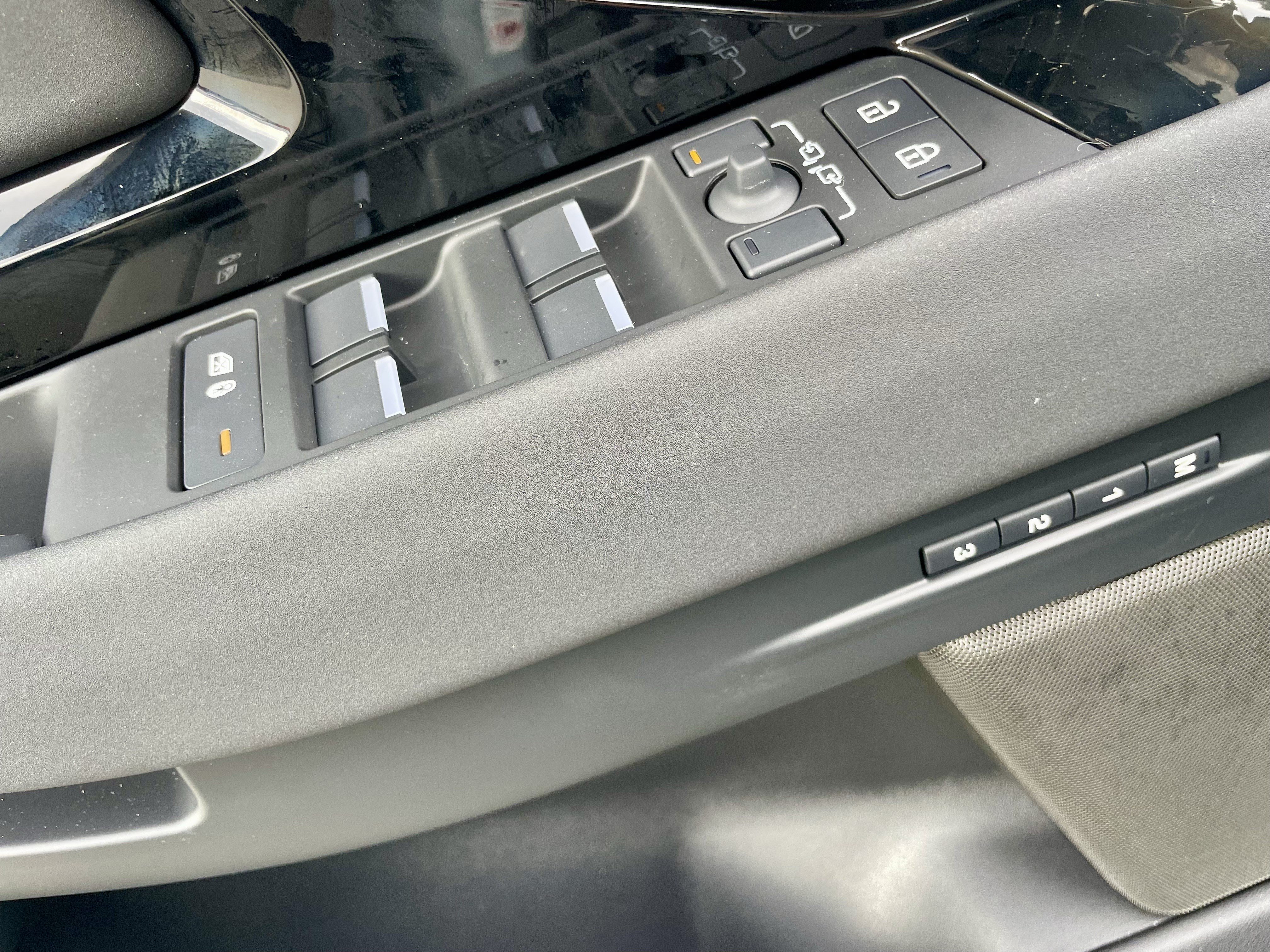 New 2026 Land Rover Range Rover Evoque Hoxton AWD/4WD image 11