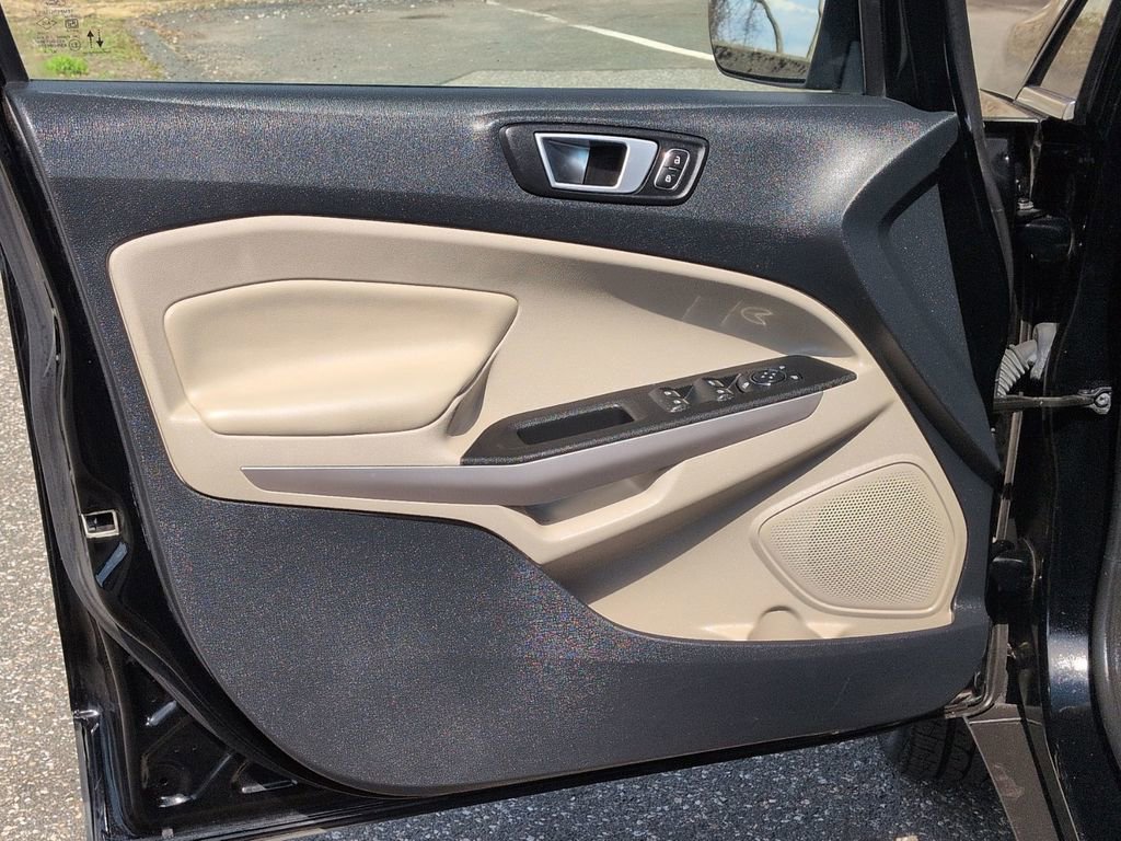 Used 2020 Ford EcoSport Titanium image 9