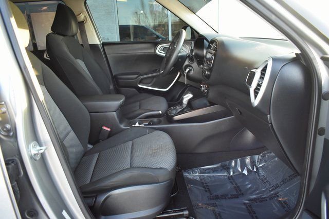 Used 2023 Kia Soul LX image 34