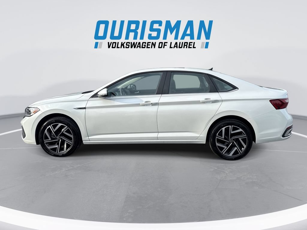 Used 2024 Volkswagen Jetta SEL FWD image 5
