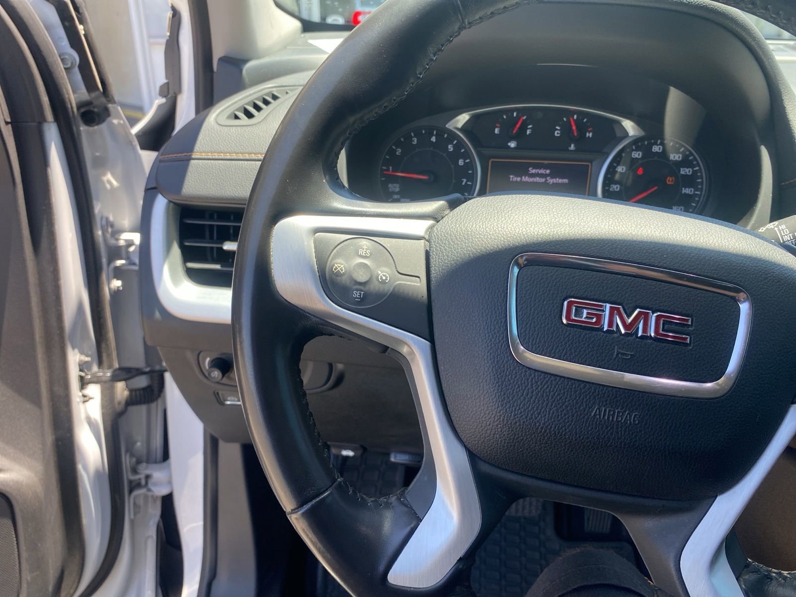Used 2019 GMC Terrain SLE w/ Driver Convenience Package FWD image 13