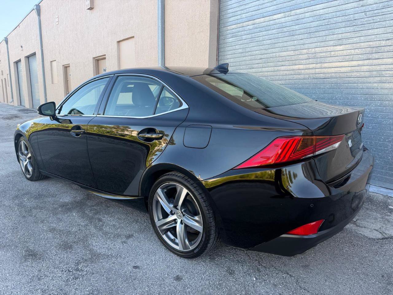 Used 2017 Lexus IS 200t w/ Premium Package RWD image 4