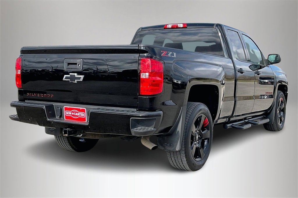Used 2018 Chevrolet Silverado 1500 LT w/ Redline Edition image 5