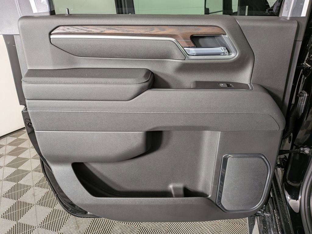 New 2025 GMC Sierra 2500 SLT w/ SLT Premium Package image 23