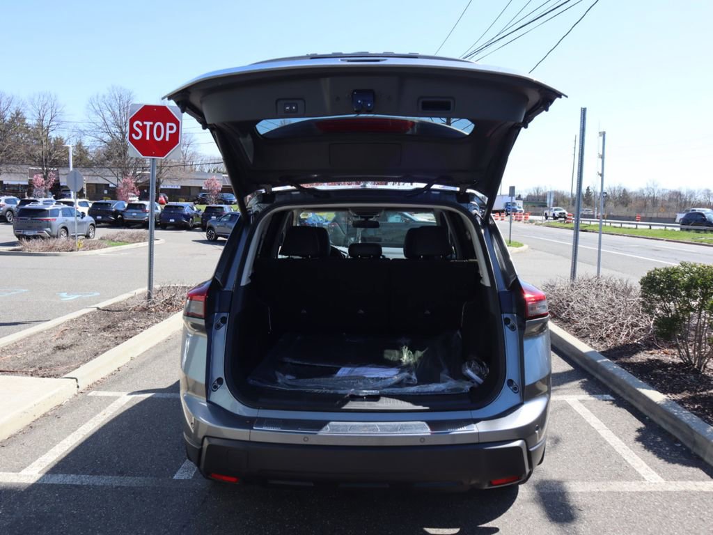Certified 2025 Nissan Rogue SV w/ SV Premium Package image 27