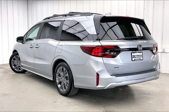Certified 2026 Honda Odyssey Touring image 11