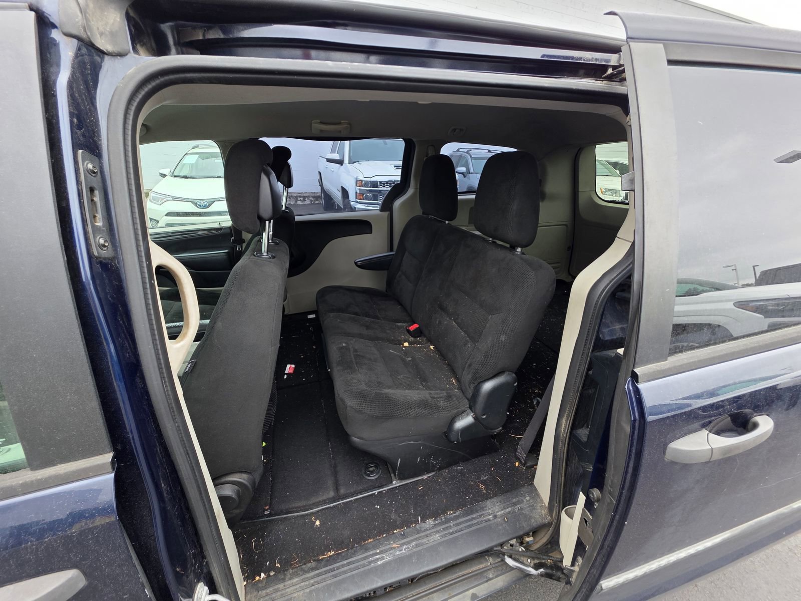 Used 2016 Dodge Grand Caravan American Value Package w/ UConnect Hands-Free Group FWD image 13