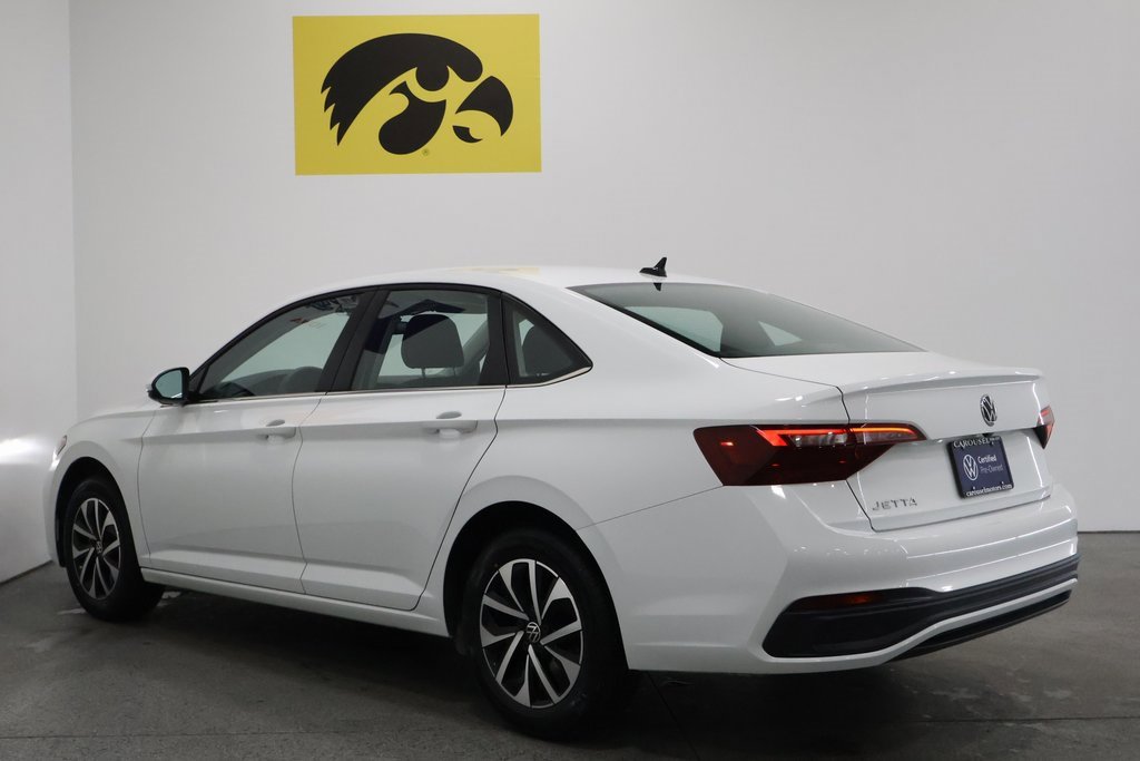 Used 2023 Volkswagen Jetta S image 9