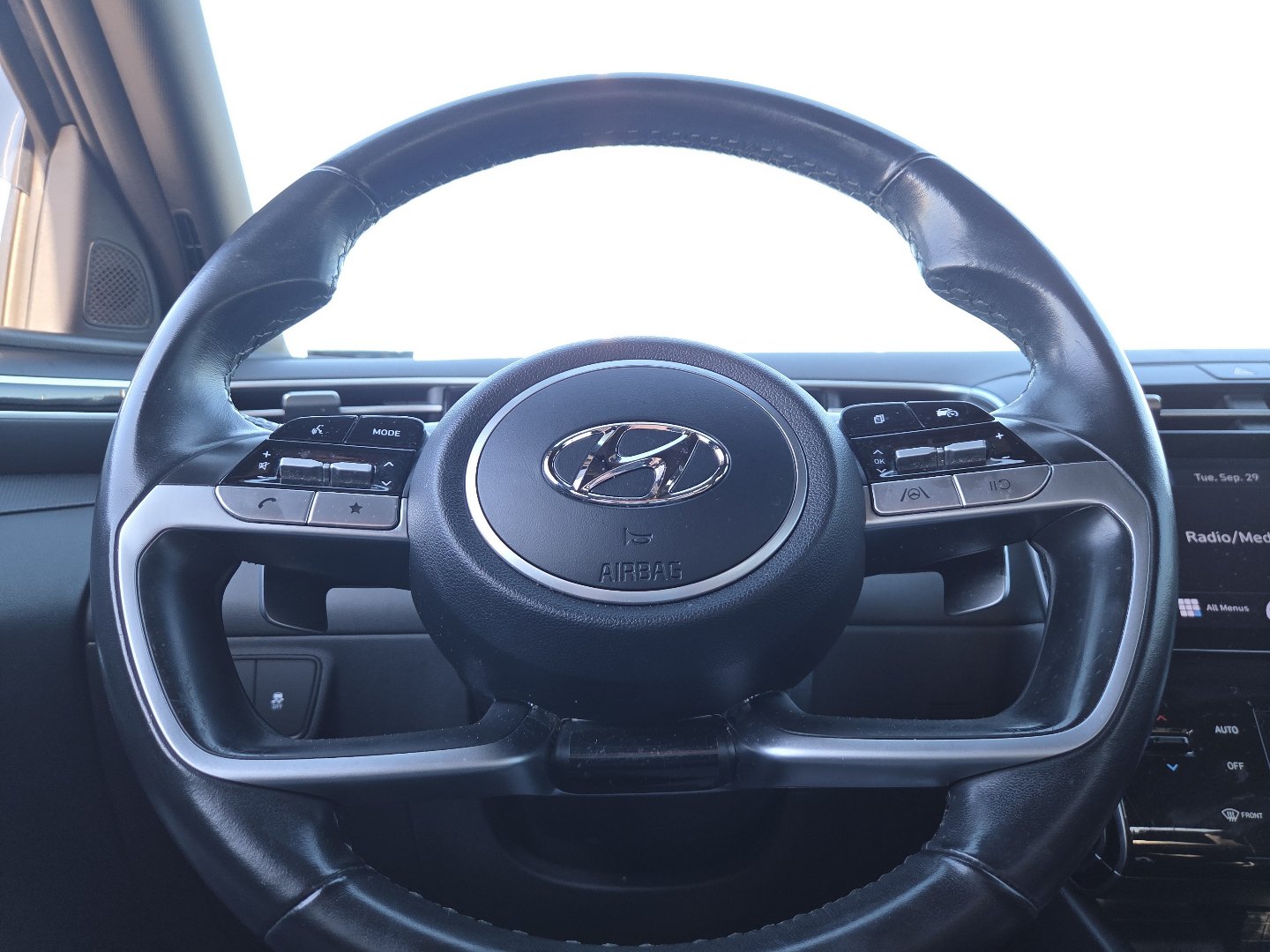 Used 2022 Hyundai Santa Cruz SEL Premium AWD/4WD image 24