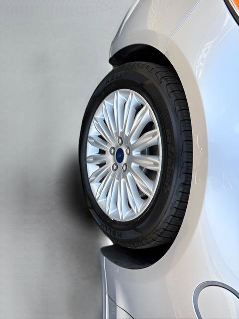 Used 2016 Ford Fusion Energi SE FWD image 29