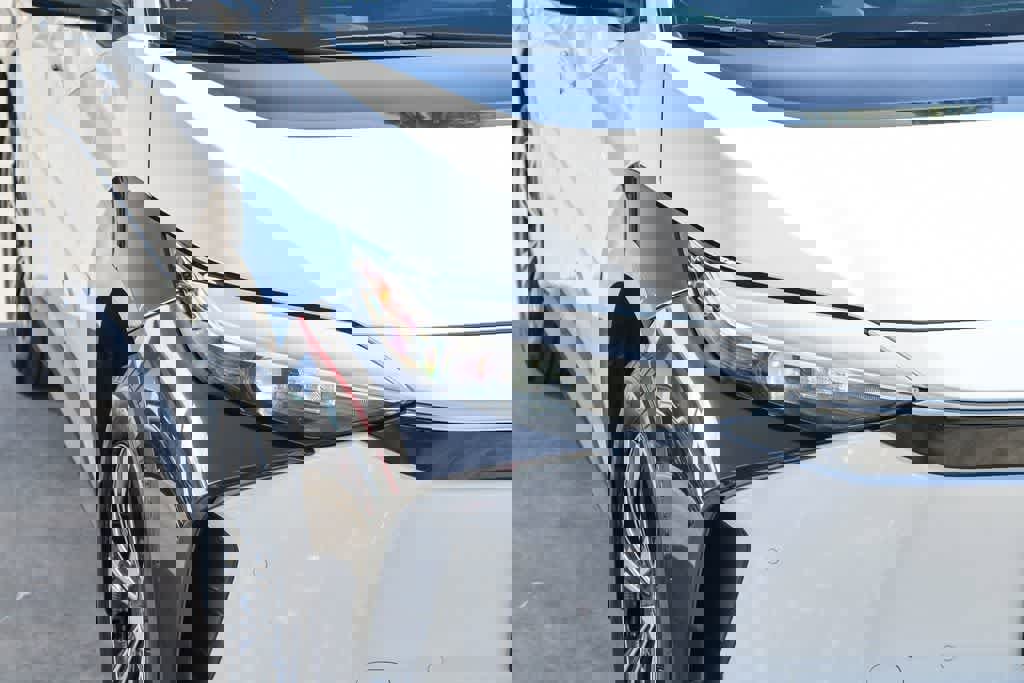 Used 2023 Toyota bZ4X XLE w/ Weather Package image 4