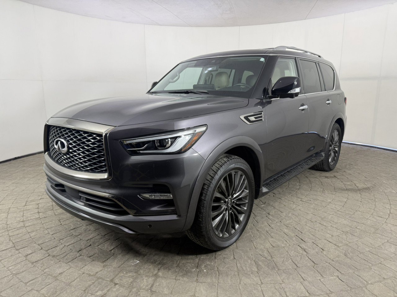 Used 2024 INFINITI QX80 Premium Select w/ Cargo Package image 3