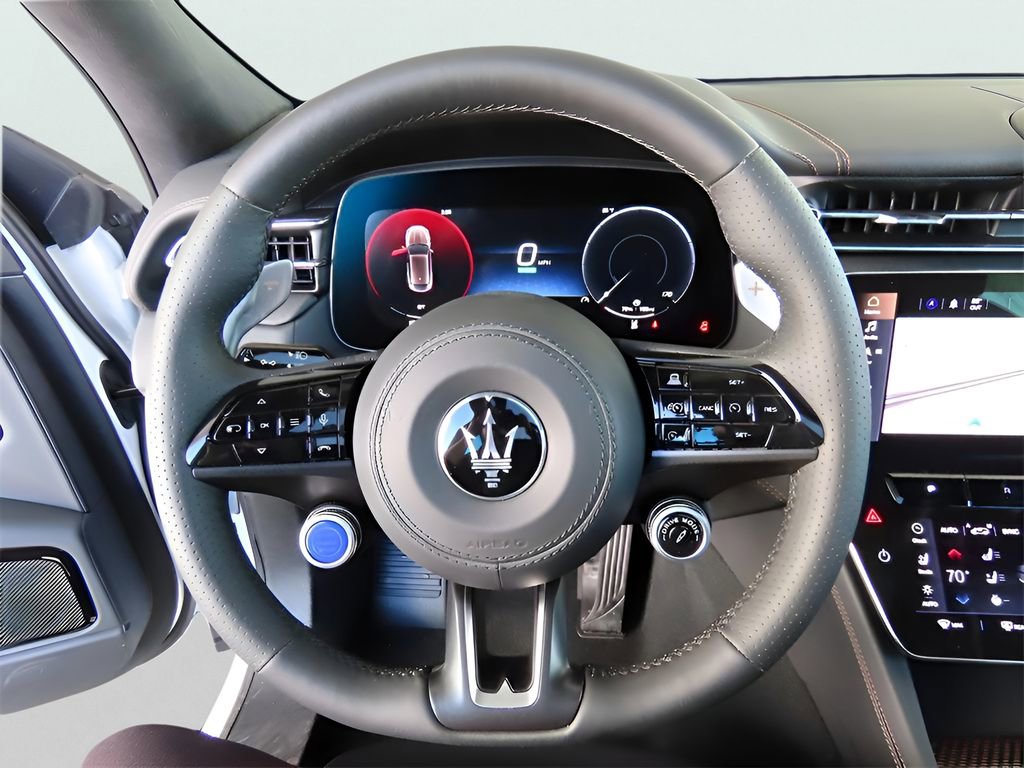 New 2025 Maserati Grecale Folgore image 40