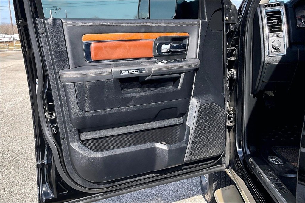 Used 2014 RAM 3500 Laramie Longhorn image 17
