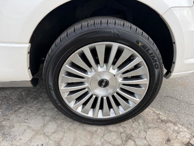 Used 2017 Lincoln Navigator L Reserve AWD/4WD image 15