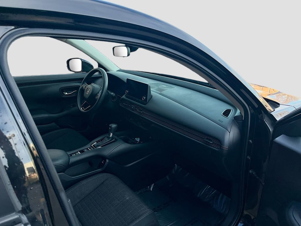 Used 2023 Honda HR-V LX image 27