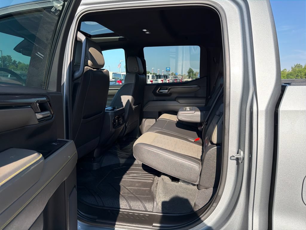 Used 2024 Chevrolet Silverado 1500 ZR2 w/ Technology Package AWD/4WD image 22