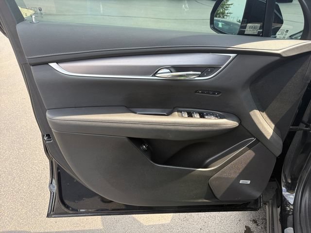 Certified 2025 Cadillac XT6 Luxury AWD/4WD image 19