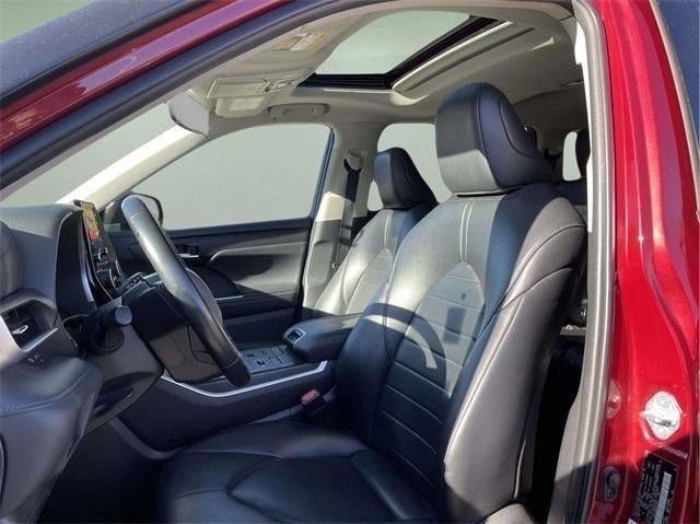 Used 2022 Toyota Highlander XLE image 56