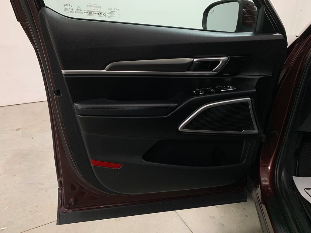 Used 2020 Kia Telluride LX AWD/4WD image 18