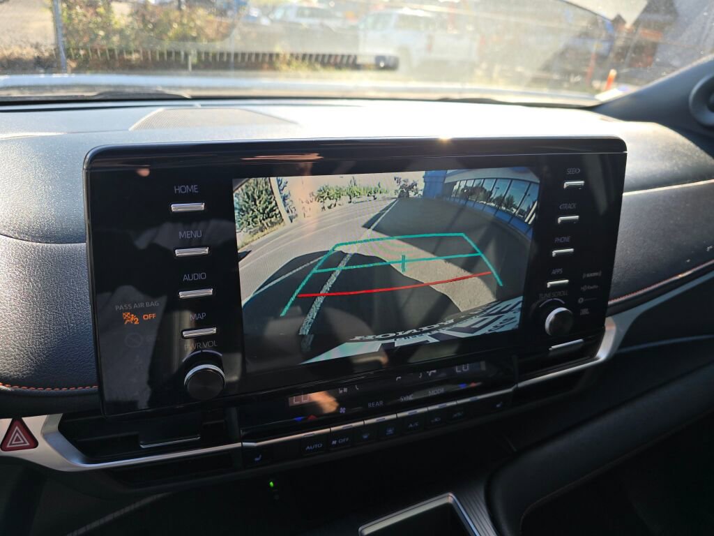 Used 2022 Toyota Sienna XSE image 28