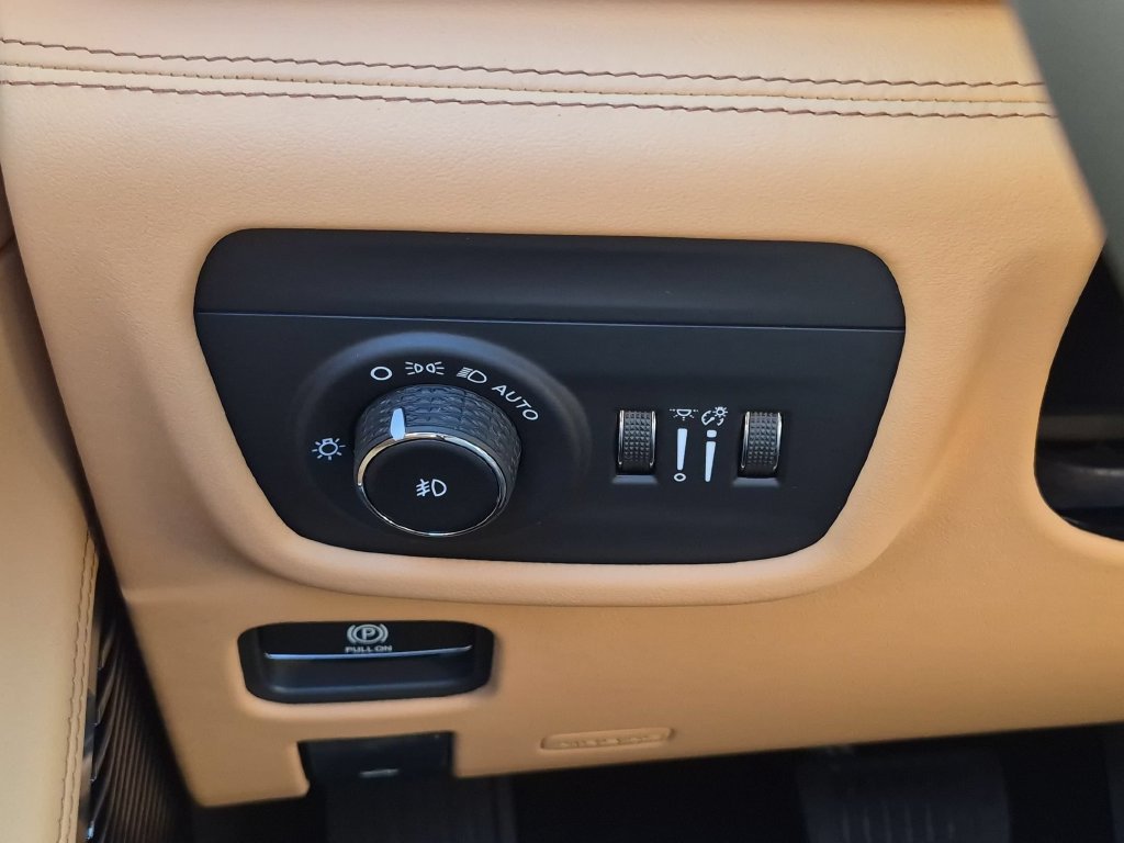 New 2027 Jeep Grand Cherokee Summit AWD/4WD image 18