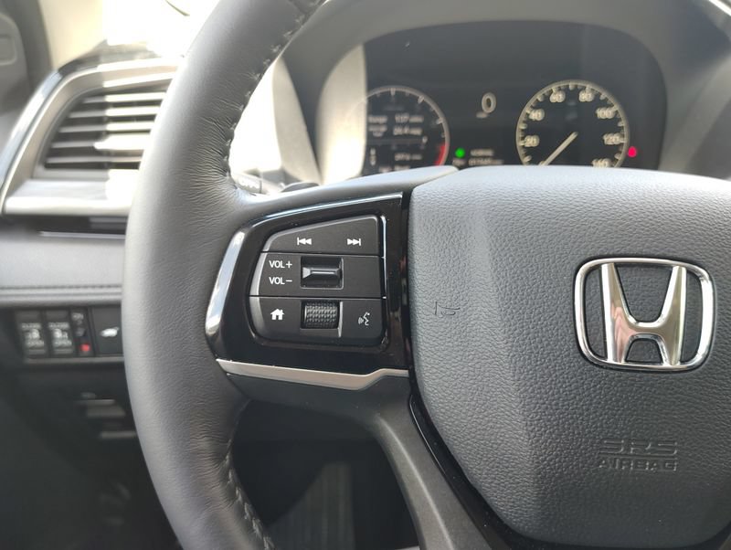 Used 2025 Honda Odyssey Elite image 33