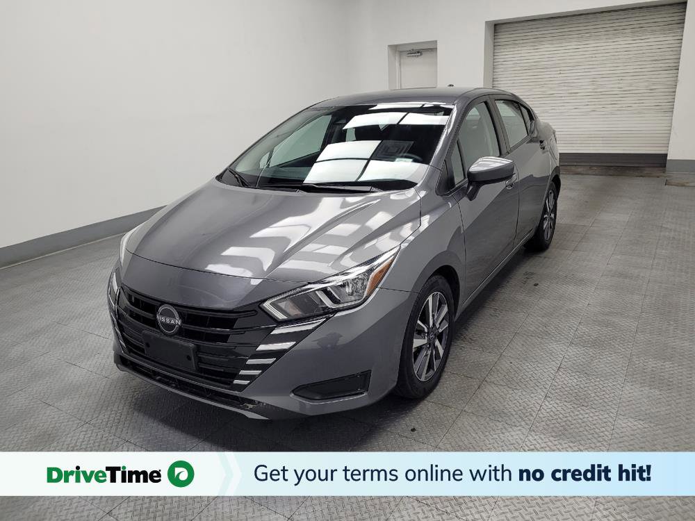 Used 2023 Nissan Versa SV image 1