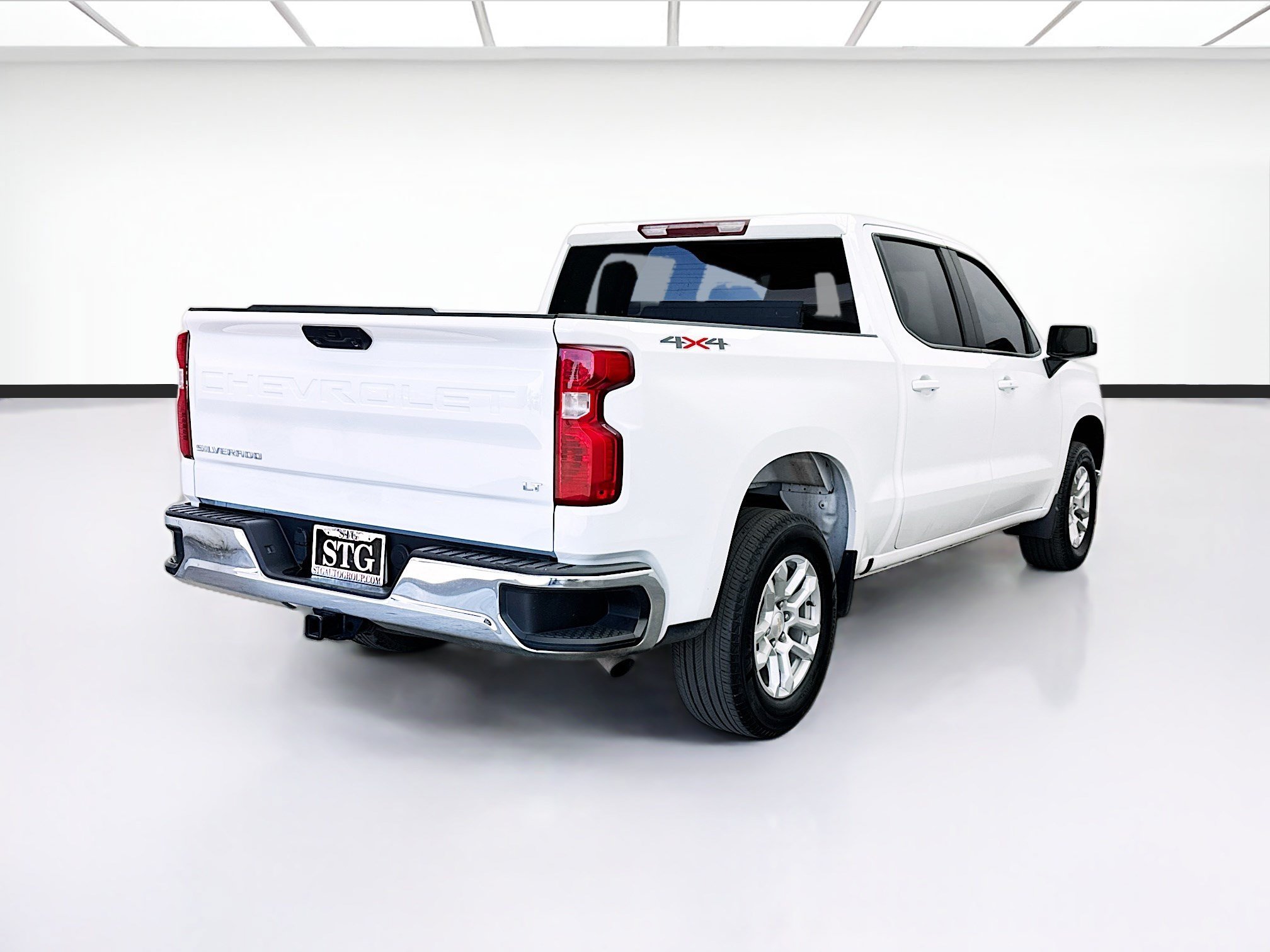 Used 2024 Chevrolet Silverado 1500 LT AWD/4WD image 4