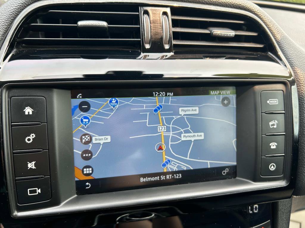 Used 2017 Jaguar F-PACE Premium image 31