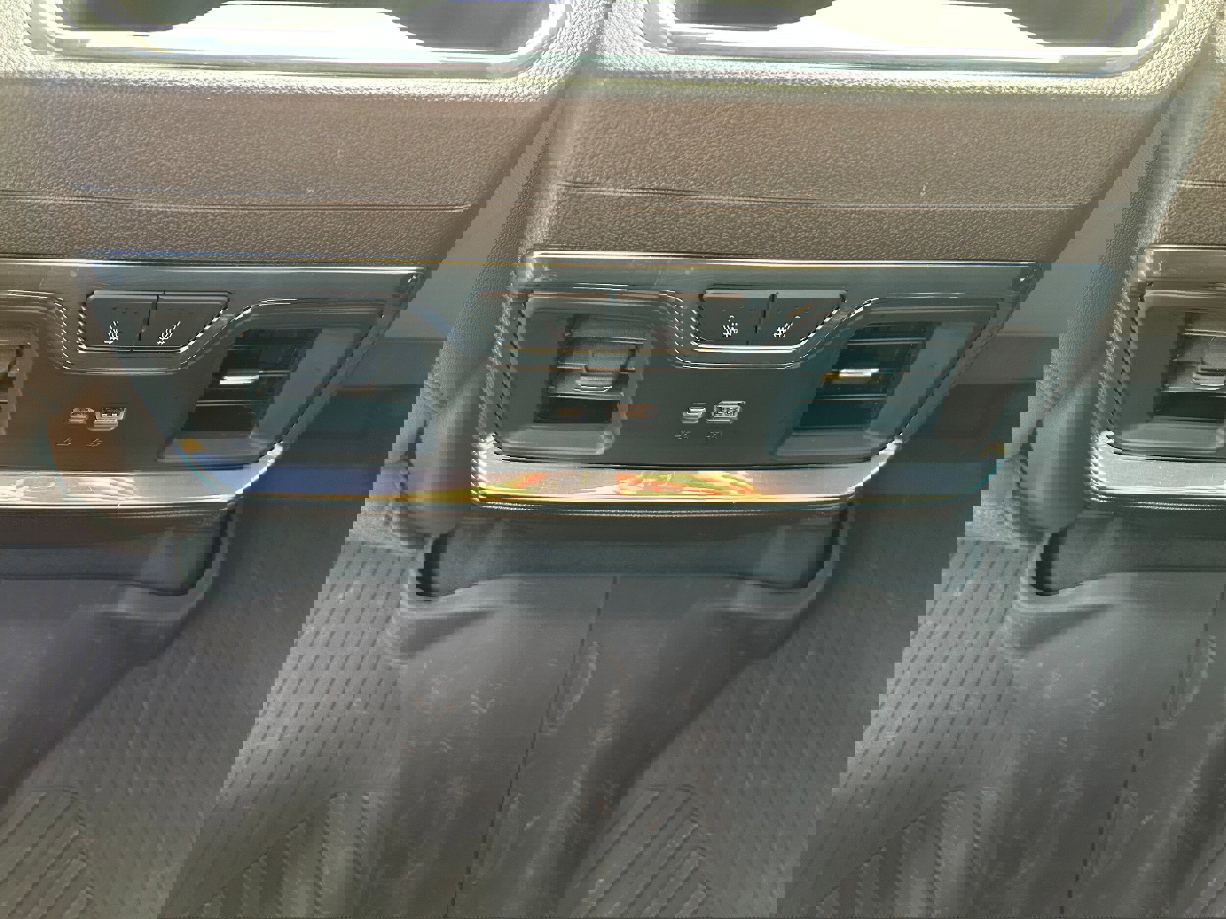 Used 2022 Chevrolet Silverado 1500 LTZ image 38