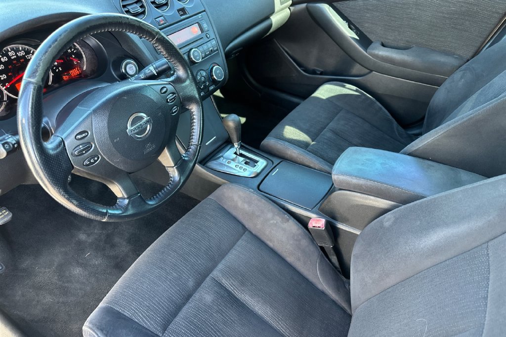 Used 2011 Nissan Altima 3.5 SR FWD image 12