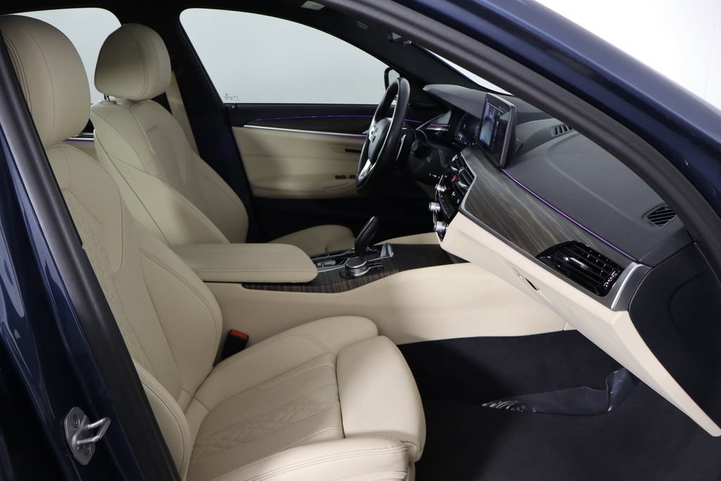 Used 2023 BMW 530i xDrive w/ Premium Package AWD/4WD image 18