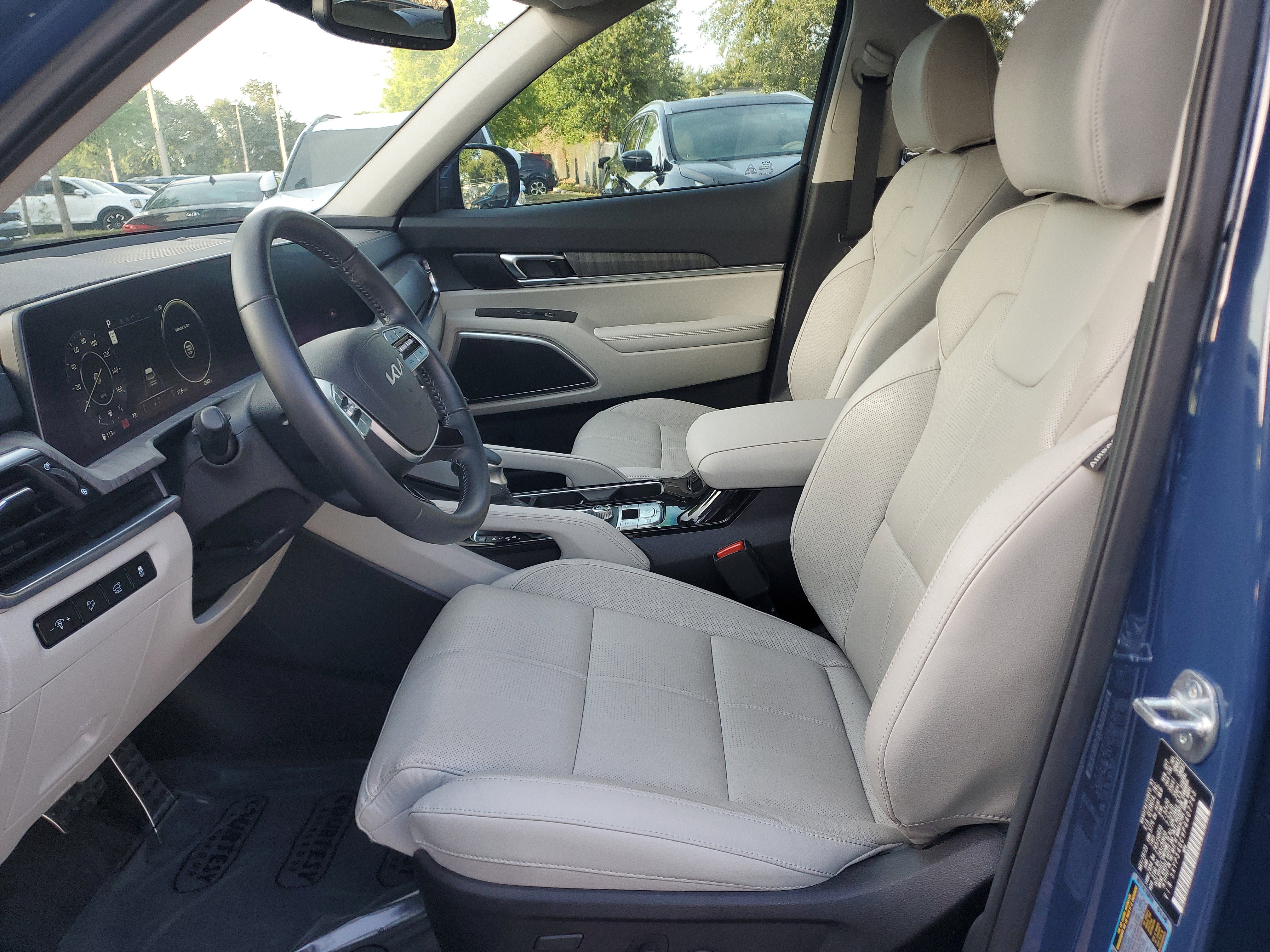 Used 2023 Kia Telluride SX FWD image 19