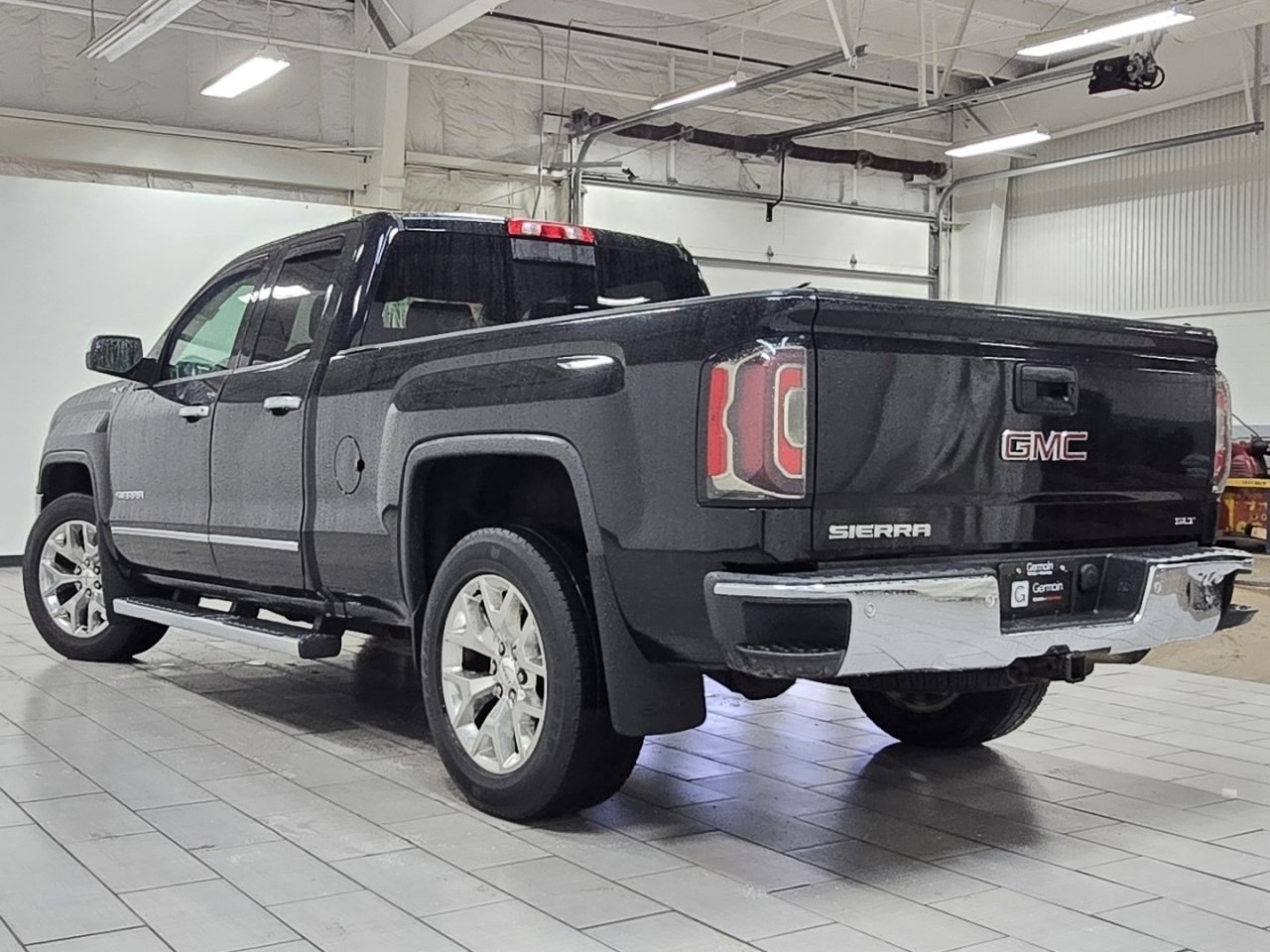 Used 2017 GMC Sierra 1500 SLT w/ SLT Premium Package image 15