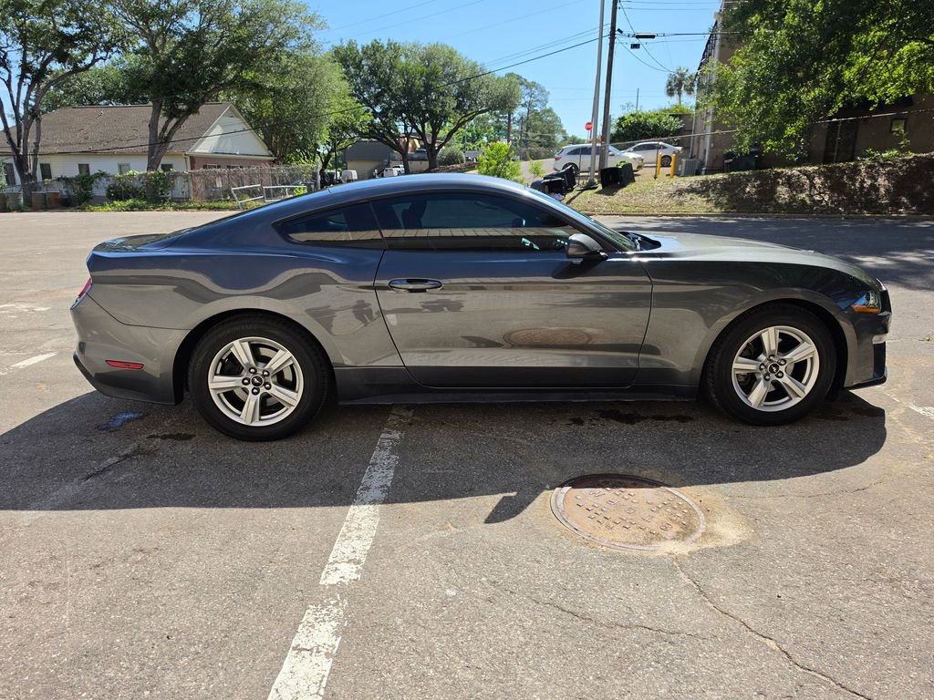 Used 2018 Ford Mustang Coupe RWD image 14